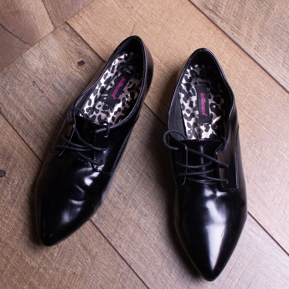 Black Flats - Picture 1 of 6